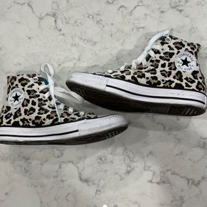 Cheetah converse size 6